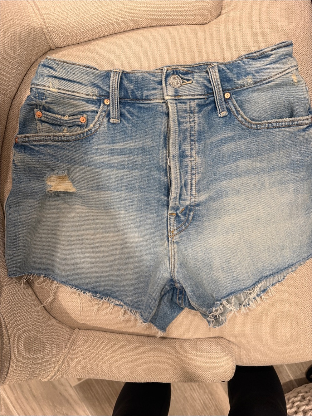 MOTHER Light Blue Distressed Denim Ankle Shorts Tomcat - Picture 4 of 4